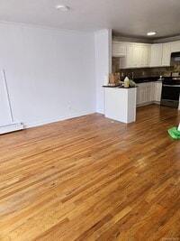 Building Photo - 145-31 Lakewood Ave