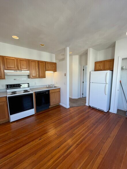 Building Photo - 58 Mansfield St