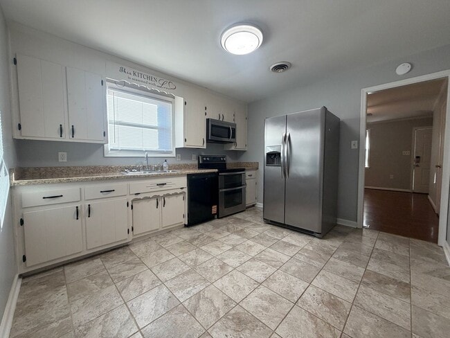 Building Photo - Adorable Rancher