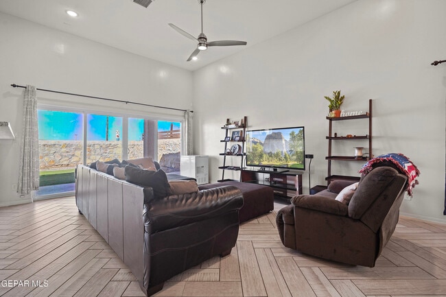 Building Photo - 3729 Surmise St