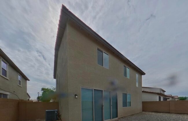 Building Photo - Ready Now!