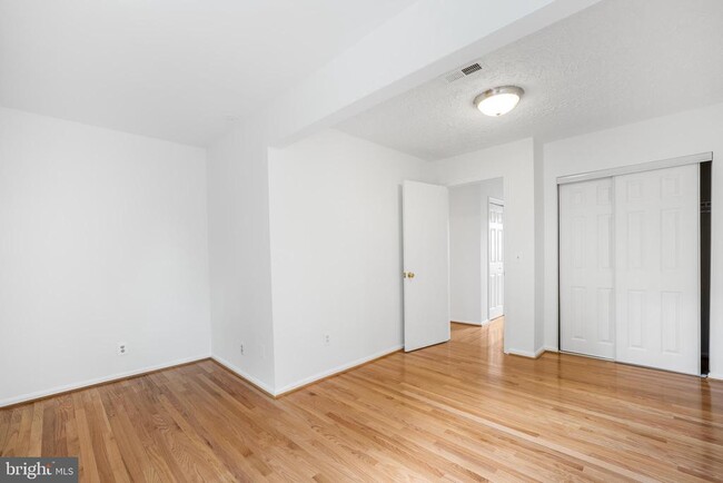 Building Photo - 13320 Scibilia Ct
