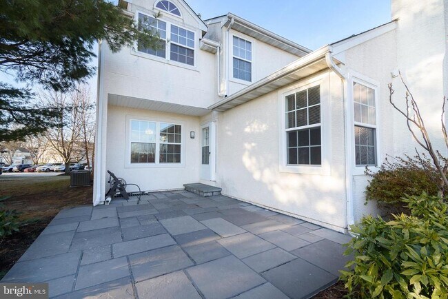 Building Photo - 521 Dogwood Dr