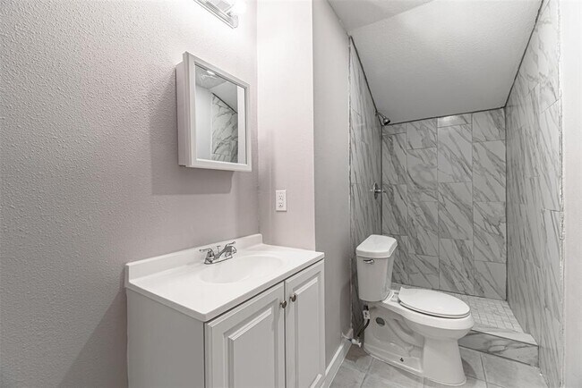 Building Photo - 4909 Higgins St