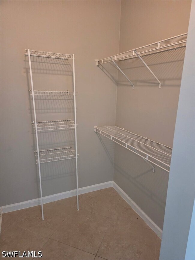 Building Photo - 1105 Reserve Ct