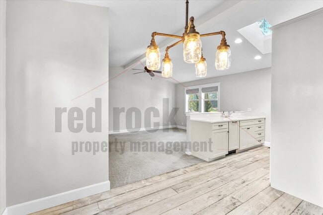 Building Photo - 10144 N Pines Rd