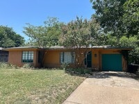 Building Photo - 4720 Lowell Ln