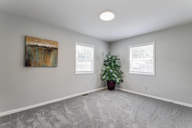 Building Photo - 3 Bedroom home in Haysville