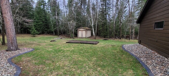 Building Photo - Fully Furnished 3 Bedroom Cabin