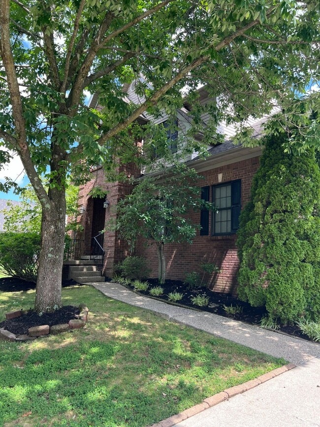 Building Photo - 4204 Nutmeg Dr