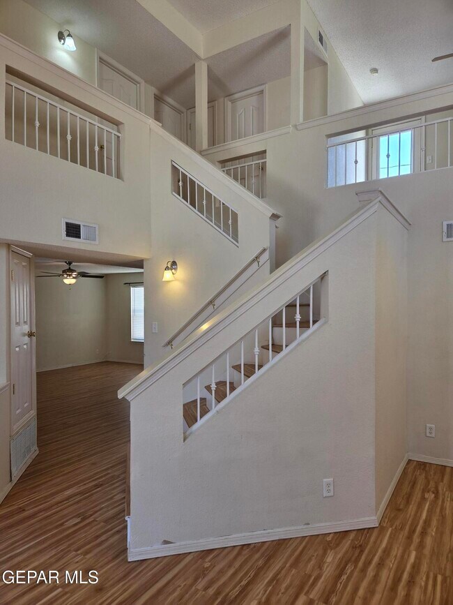 Building Photo - 3717 Hubble Dr