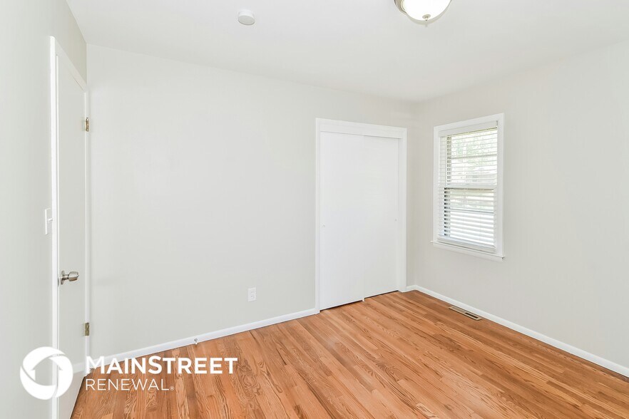Building Photo - 8102 E 93rd Terrace
