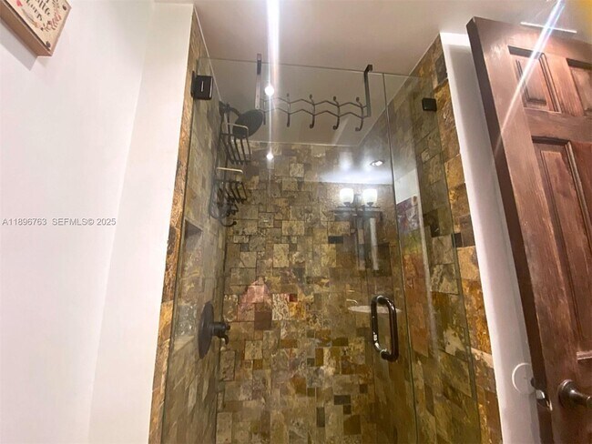 Building Photo - 753 Michigan Ave