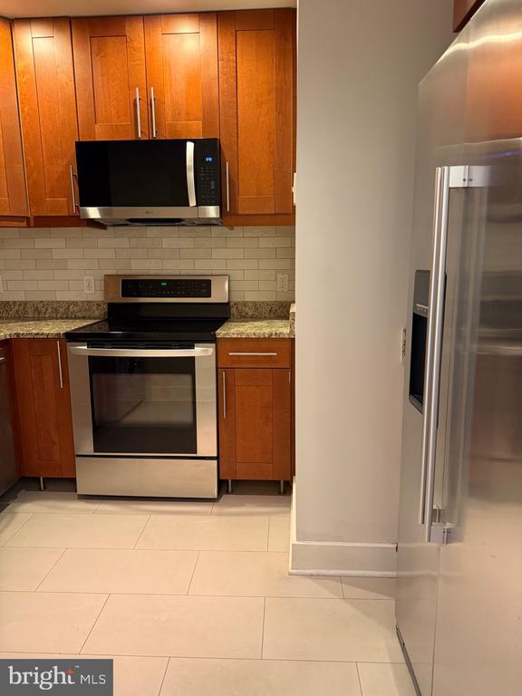 Building Photo - 4334 Farragut St