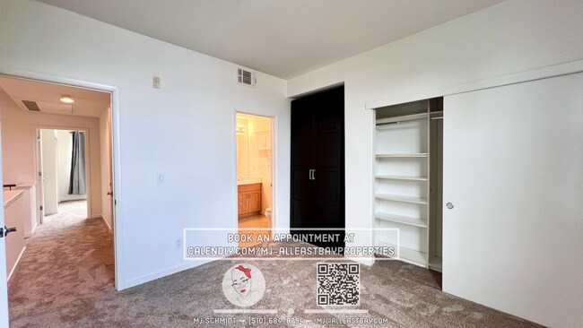 Building Photo - Contemporary three-story Live/Work Townhou...