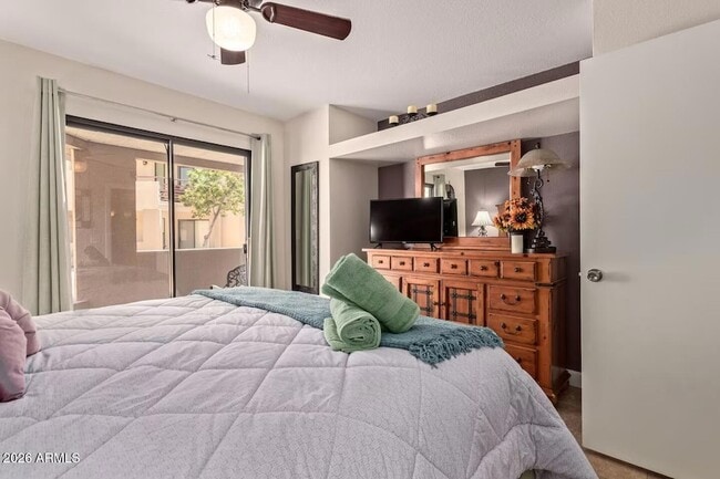 Building Photo - 4850 E Desert Cove Ave