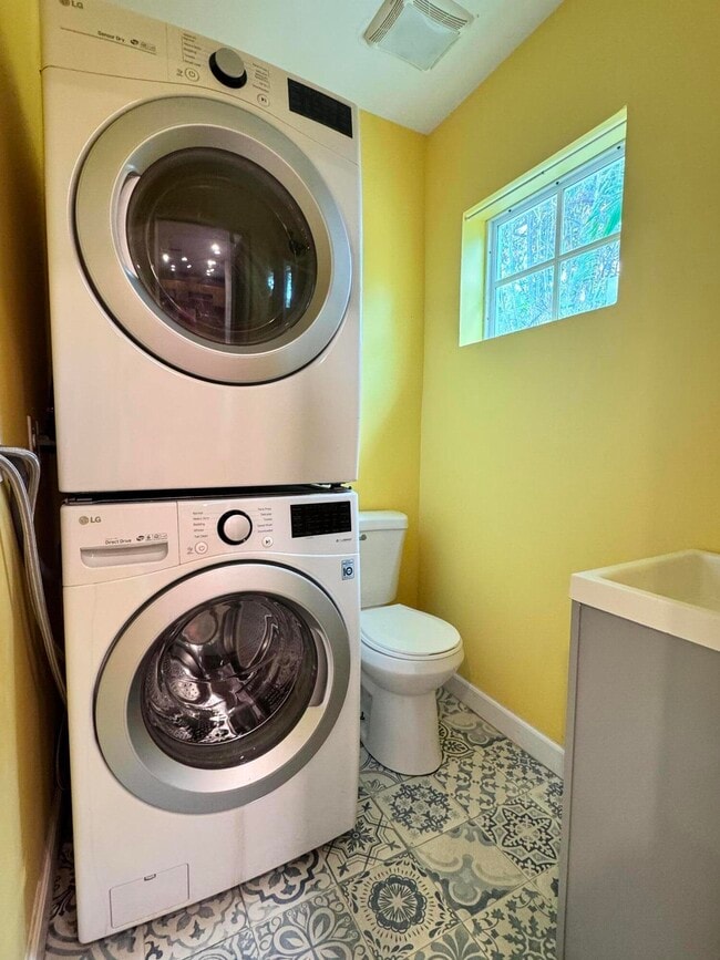 Building Photo - 3012 Glenwood Rd