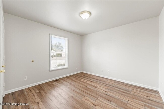 Building Photo - 117 Deerfield Ct