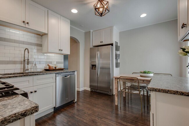 Building Photo - Cute and Cozy Home in Cleveland Park, Walk to Mas Tacos and The Pharmacy, Minutes to Five Points,...