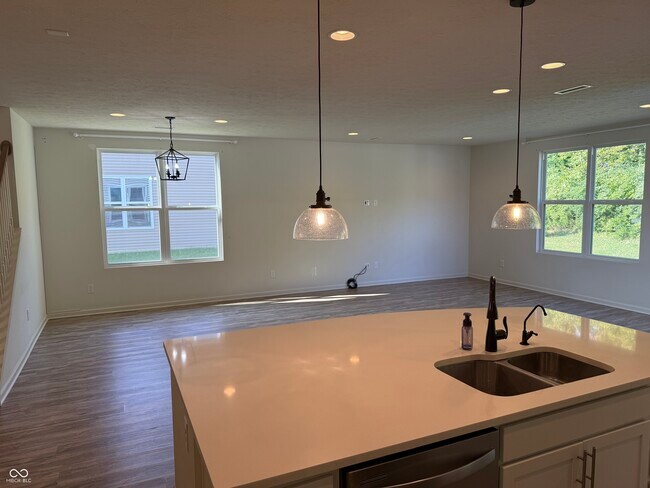 Building Photo - 1398 Sarah Way