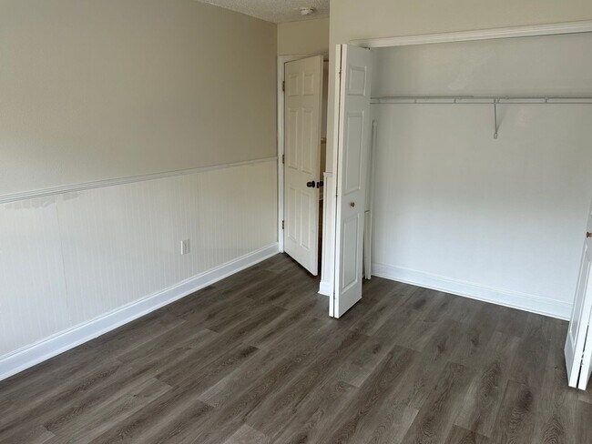 Building Photo - 8824 Coral Palms Ct