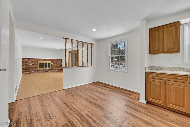 Building Photo - 5601 Sunset Dr