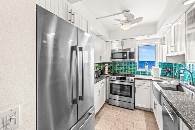 Building Photo - 4511 S Ocean Blvd