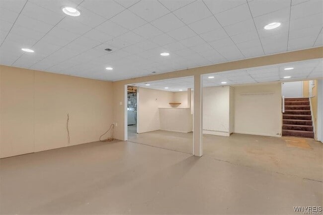 Building Photo - 116 Segsbury Rd