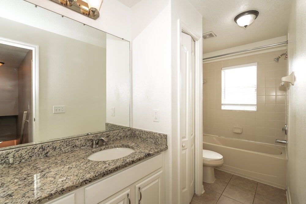 Building Photo - 8574 Deer Chase Dr