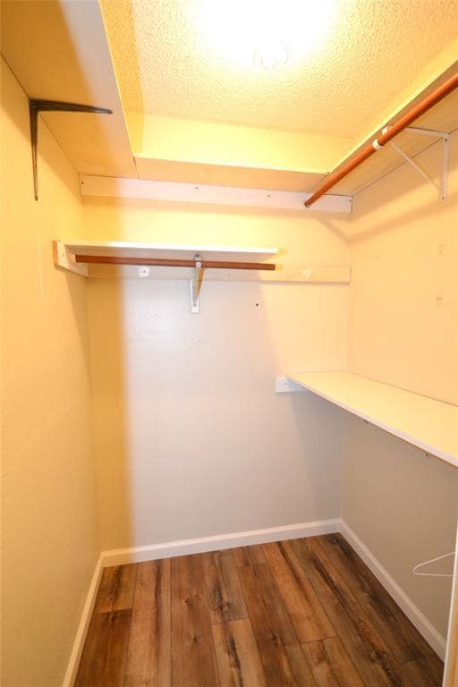 Building Photo - 8833 Tallwood Dr