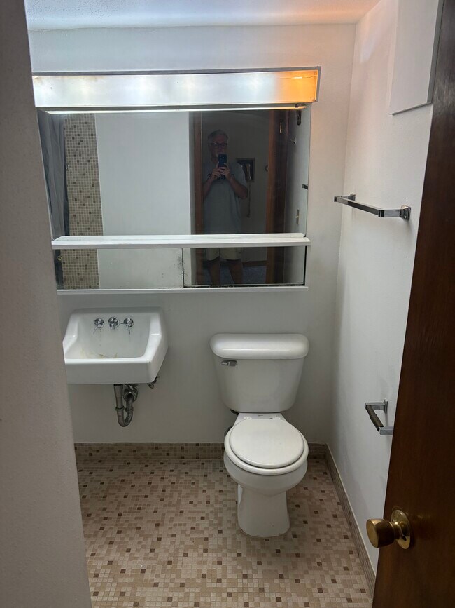 Building Photo - Imperial House