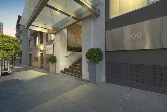 Building Photo - 899 Pine St