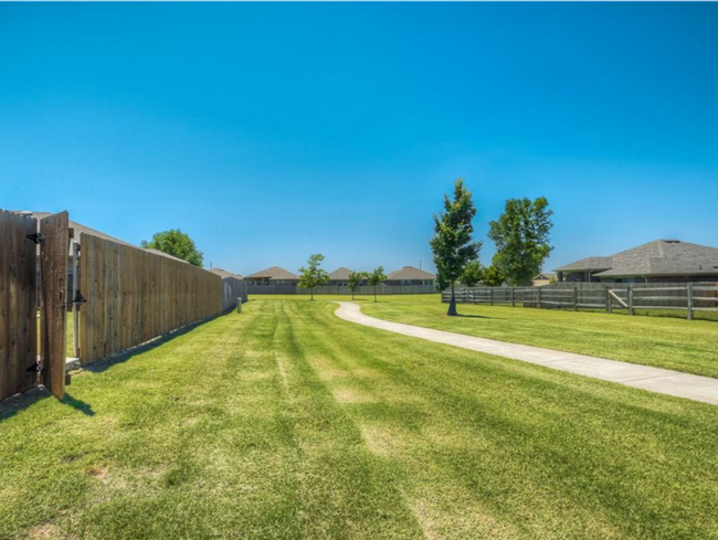 Building Photo - Cozy Home in Norman!