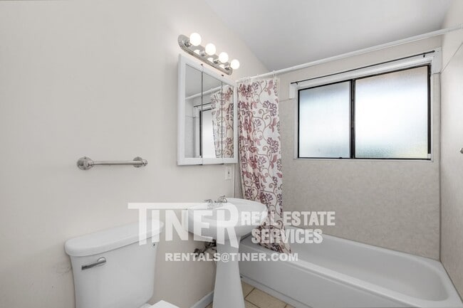 Building Photo - 8968 Talisman Dr