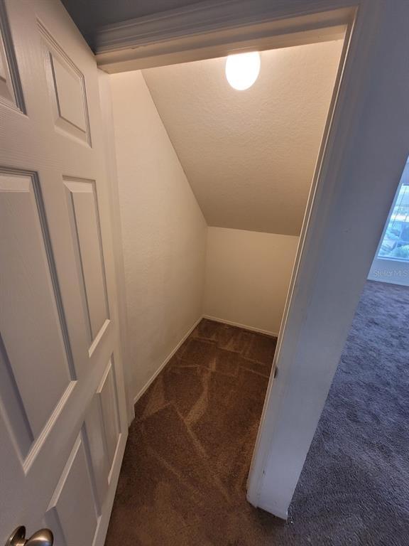 Building Photo - 5914 Willow Ridge Dr