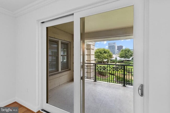 Building Photo - 801 Key Hwy