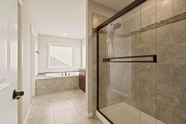 Building Photo - Spacious 4-bdrm/3-bath in North Bethany—Ga...