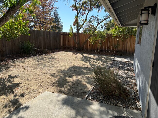 Building Photo - 1116 J St