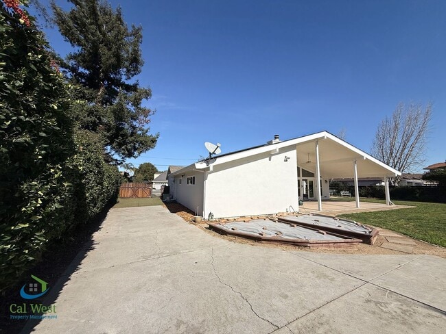 Building Photo - Coming Soon! $5995 - Spacious Remodeled 4 Bed 2.5 Bath Home on 1/2 Acre Lot in Cambrian Park/Grea...