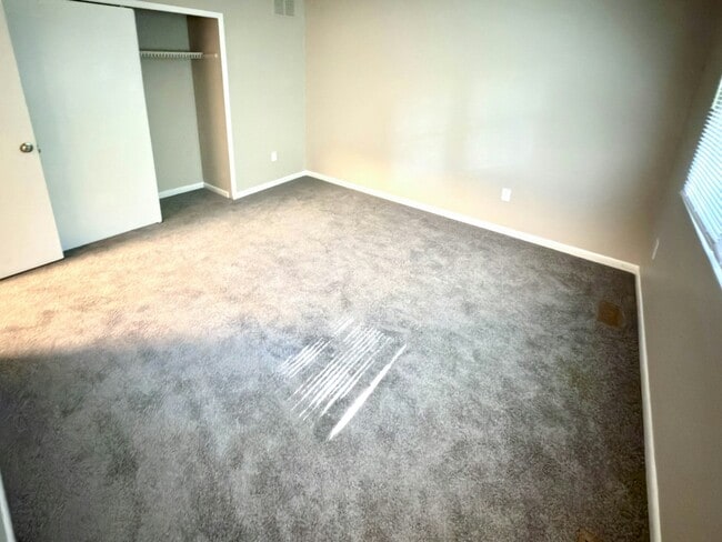 Building Photo - 9242 Woodcreek Ct