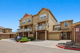 Building Photo - Comfortable Broomfield Townhome Close to Shopping & Trails