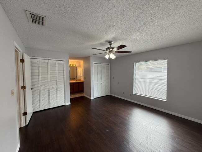 Building Photo - Charming 3 Bedroom with 2 Full Baths in Ca...