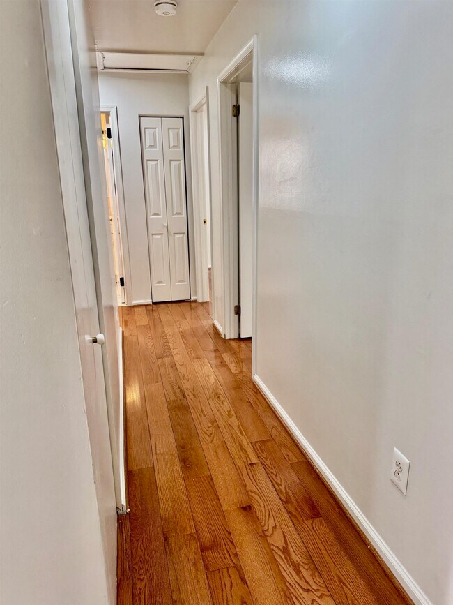 Building Photo - 34 Bergen Ridge Rd