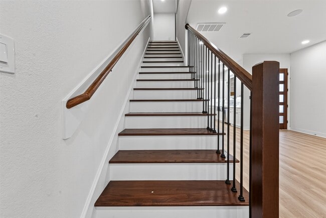 Building Photo - 6630 Highrock Rd