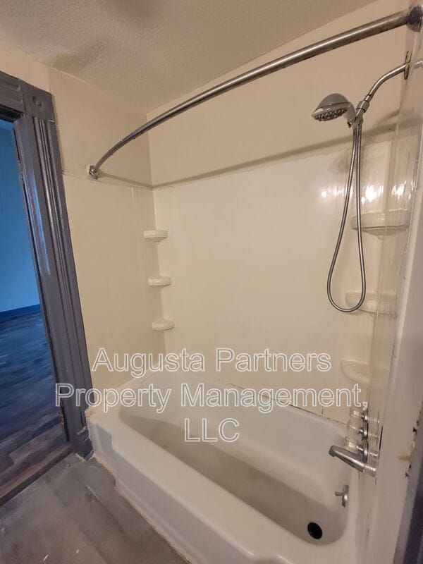 Building Photo - 508 3rd St