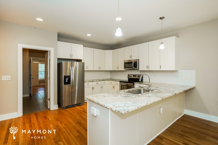 Building Photo - 2022B Greenwood Cir