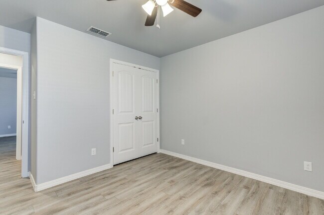 Building Photo - Wonderful 3 Bed 2 Bath in Willow Bend!