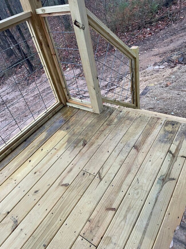 Building Photo - Three Bedroom/Two Bath home---Ask about Move In Special