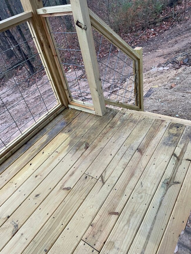 Building Photo - Three Bedroom/Two Bath home--ASK ABOUT MOVE IN SPECIAL