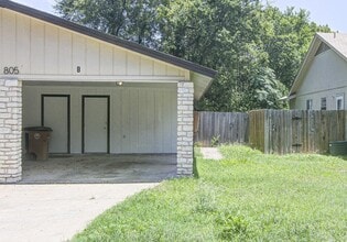 Building Photo - 805 Sirocco Dr